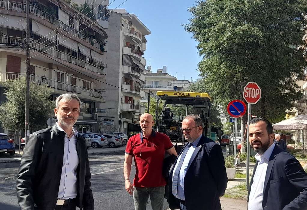Ξεκίνησαν παρουσία Ζέρβα, οι ασφαλτοστρώσεις στην Τούμπα