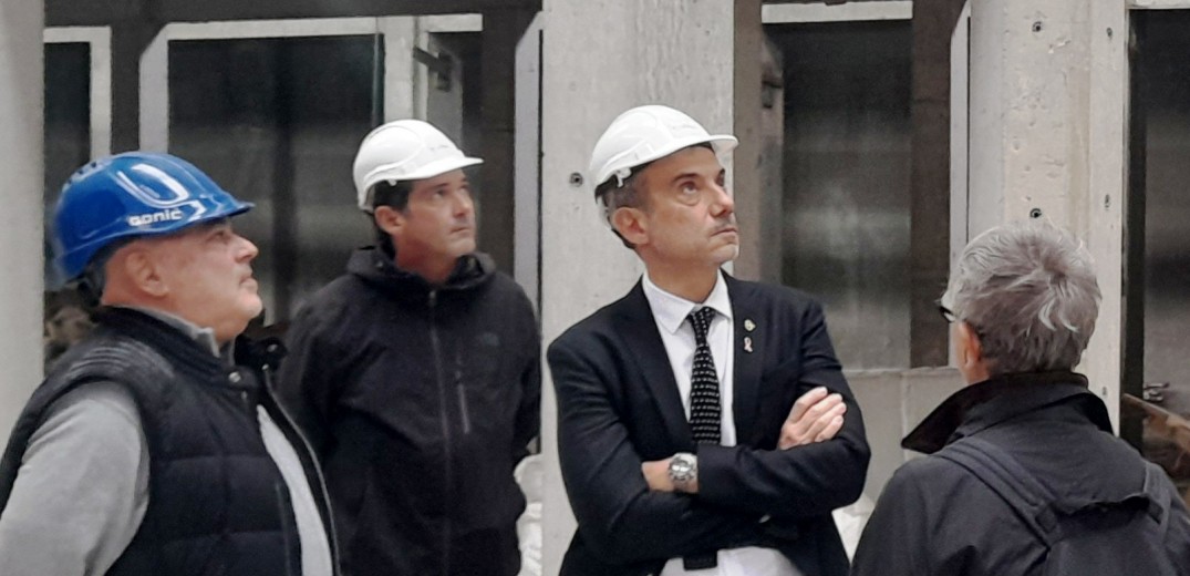 Στην ιστορική “Αγορά Μοδιάνο” ξεναγήθηκε ο Κ. Ζέρβας – Επιθεώρησε τα έργα αποκατάστασης (Φωτό)
