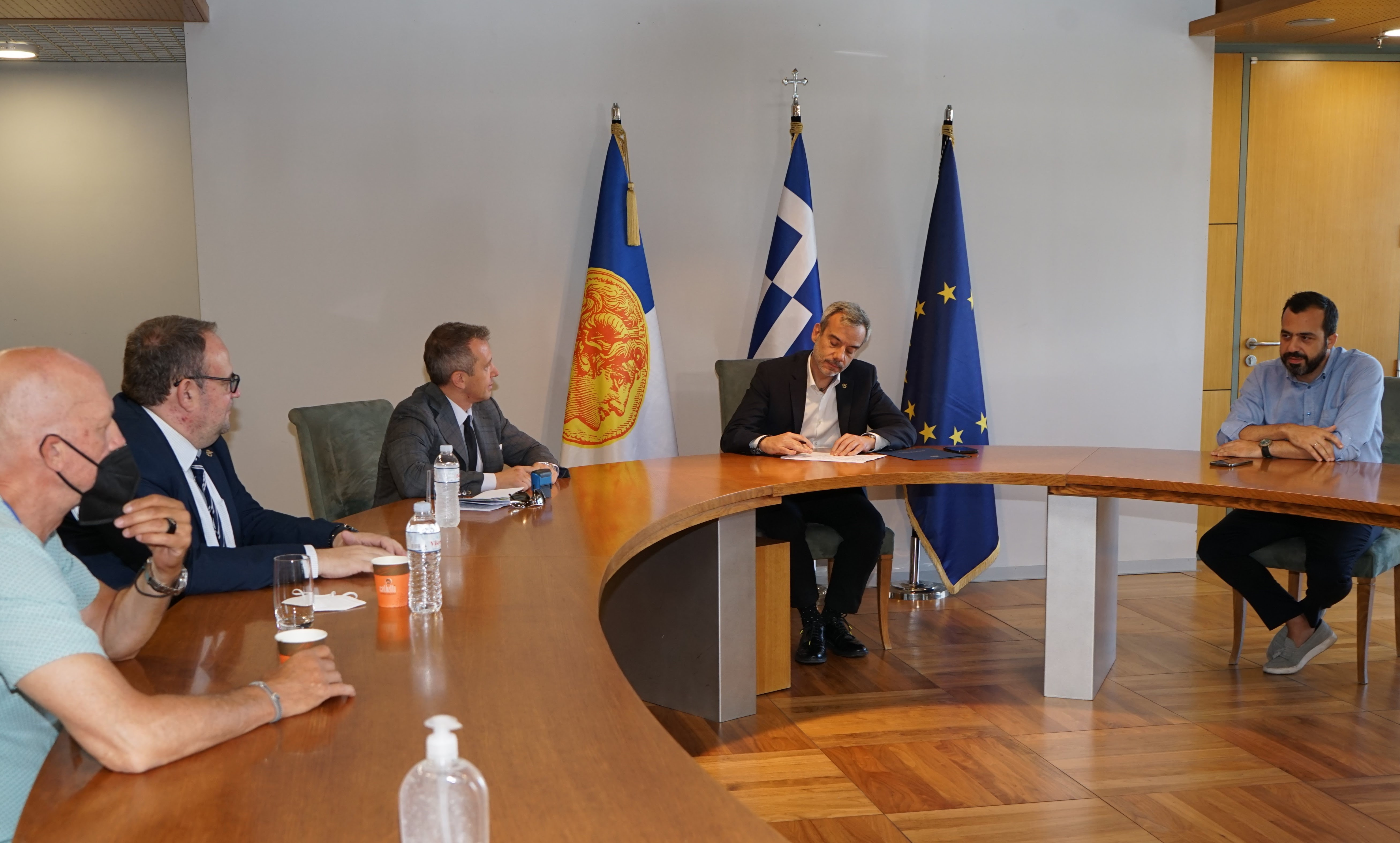 Υπογράφηκε η σύμβαση για τη διάνοιξη της Αγίου Δημητρίου – Κ. Ζέρβας: «Μέσα σε χρόνο ρεκόρ φτάνουμε στην υλοποίηση ενός έργου που βοηθάει στην κυκλοφορία αλλά και στην ανάπτυξη»