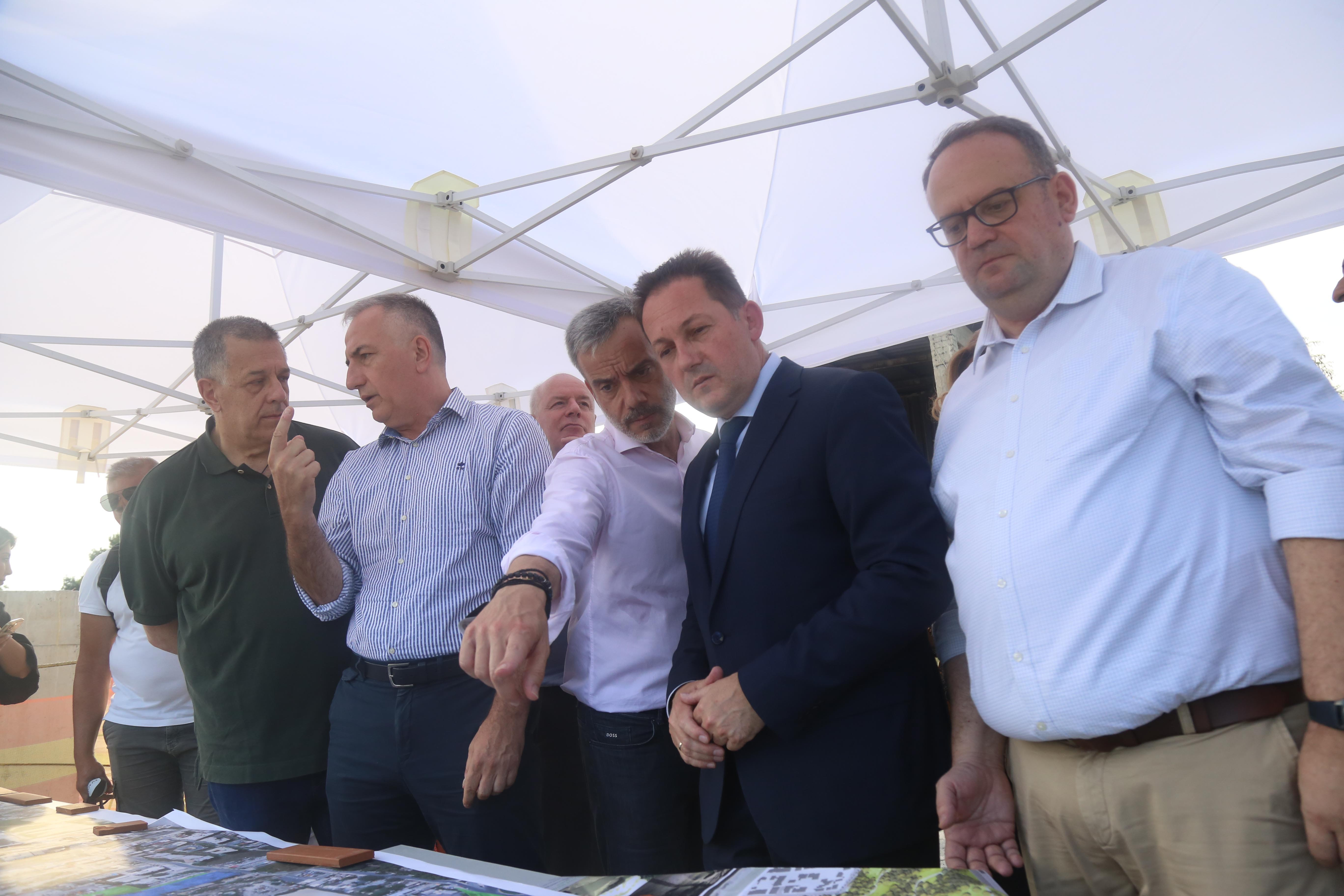 Αυτοψία Πέτσα – Ζέρβα στην υπό απαλλοτρίωση περιοχή για τη διάνοιξη της οδού Ψελλού