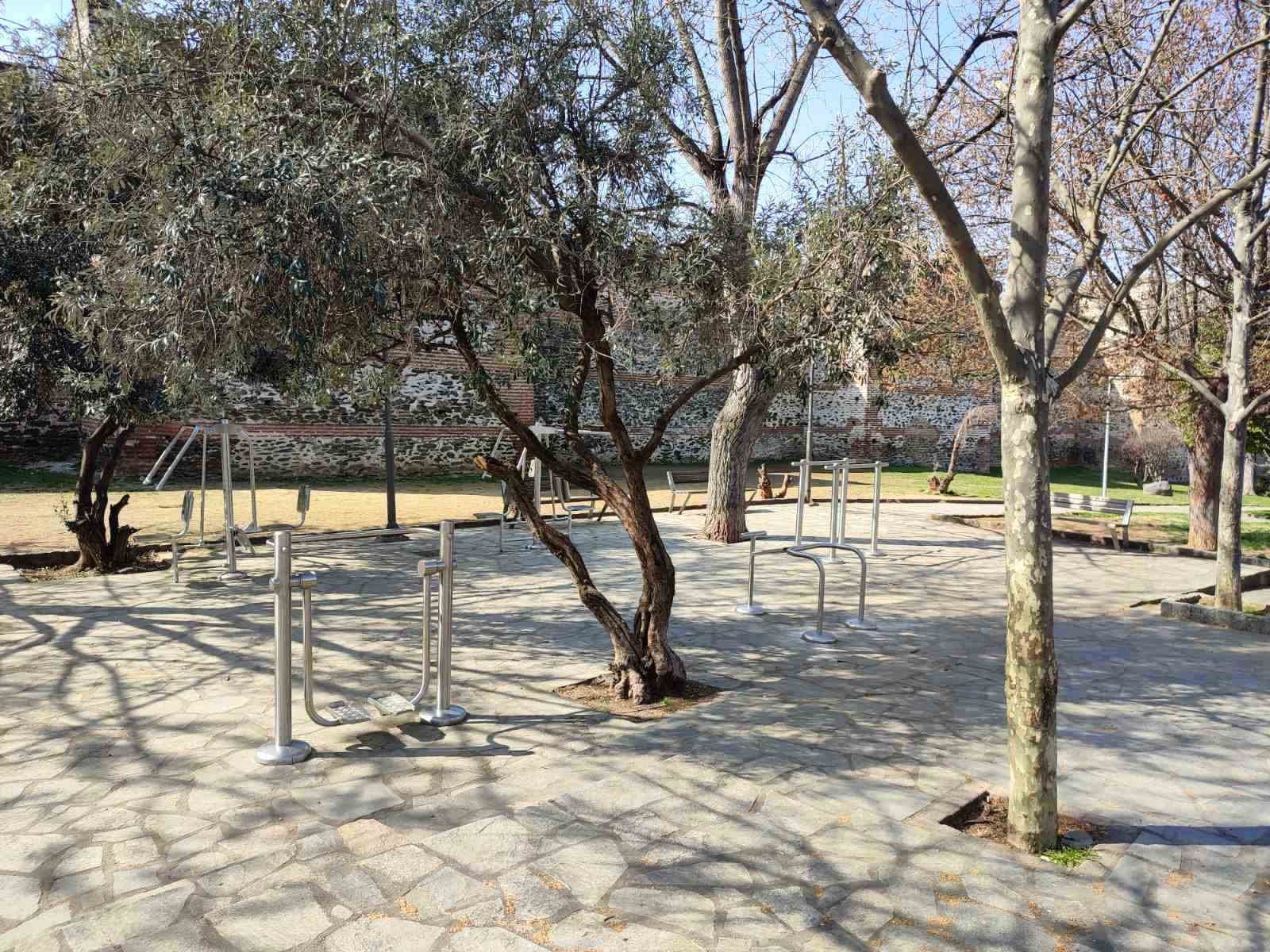 Τρία νέα υπαίθρια γυμναστήρια στις γειτονιές της Θεσσαλονίκης