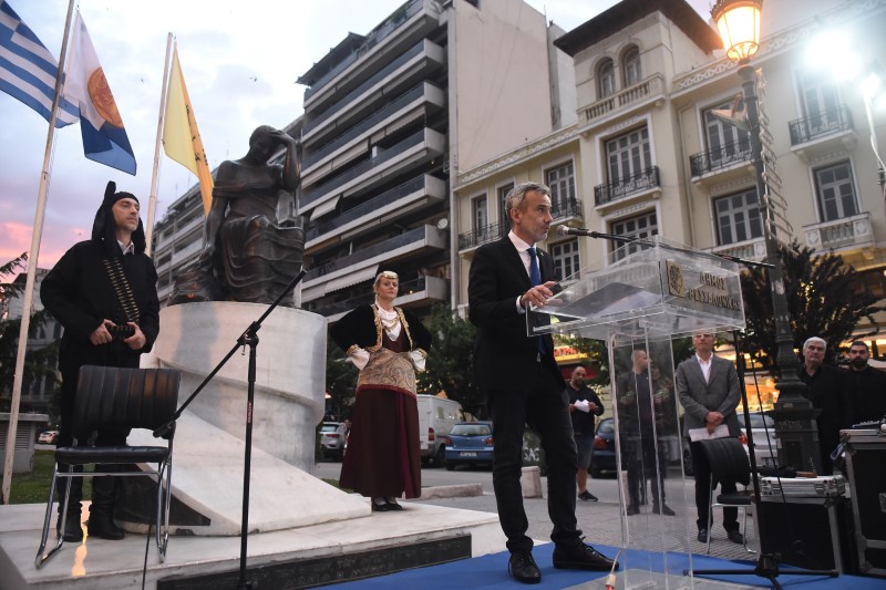 Ο Δήμαρχος Θεσσαλονίκης Κ. Ζέρβας άναψε τη «Φλόγα της Μνήμης» για την επέτειο της Γενοκτονίας του Ποντιακού Ελληνισμού: «Η Θεσσαλονίκη θυμάται, τιμά, διεκδικεί»