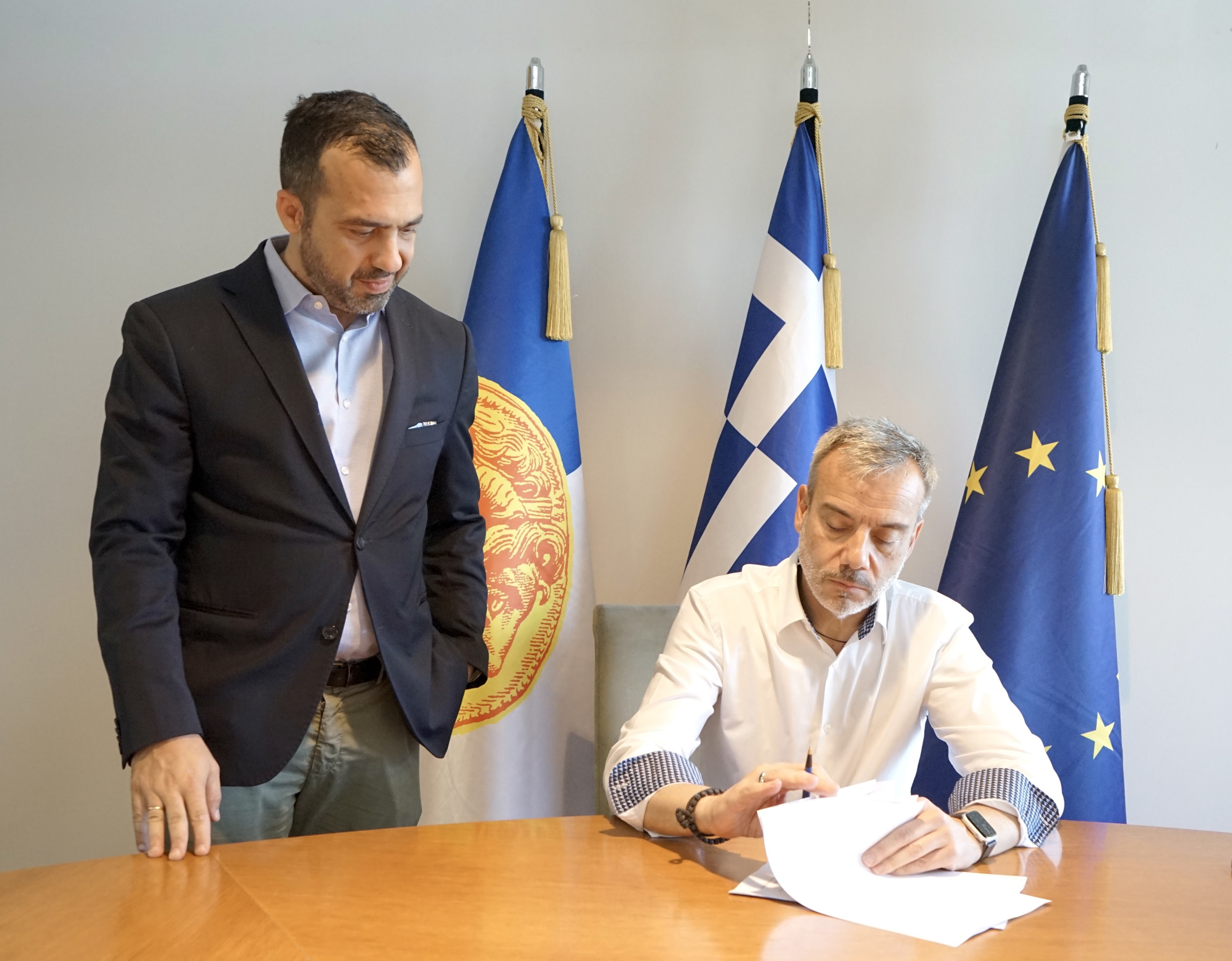 Ασφαλτοστρώσεις κομβικών δρόμων σε κέντρο και γειτονιές μέσα στο καλοκαίρι – Κ. Ζέρβας: «Καλύτεροι δρόμοι, καλύτερη ποιότητα ζωής»