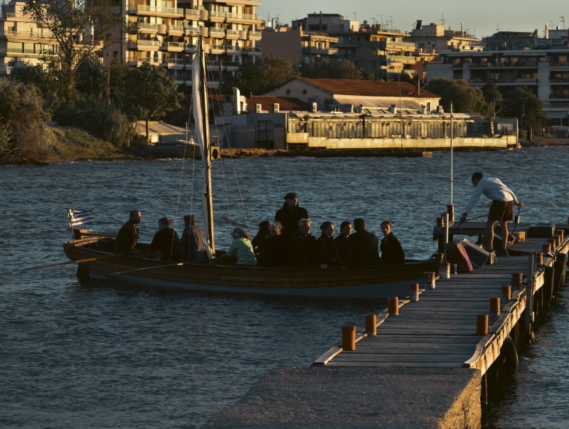 Συγκίνησε το πολυθέαμα για τα 100 χρόνια από τη Μικρασιατική Καταστροφή και τον ερχομό των προσφύγων στον Κελλάριο Κόλπο